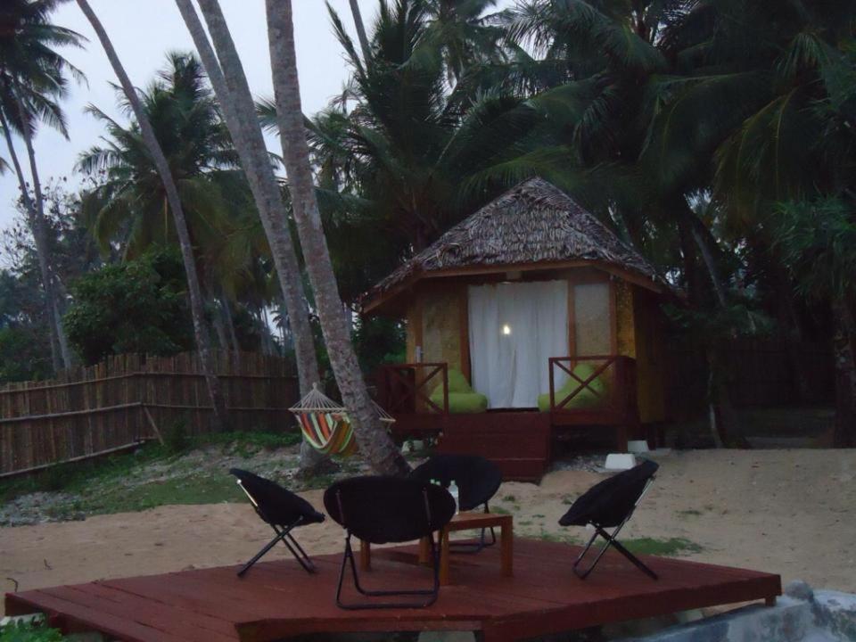 Simeulue Surflodges Lasikin Ngoại thất bức ảnh